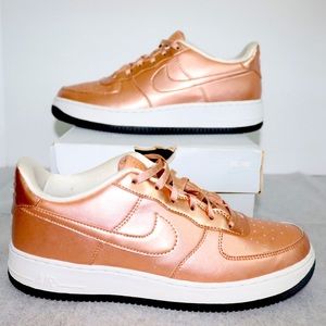 •SOLD• Nike Air Force 1 SE Rose Gold 8.5/ Youth 7